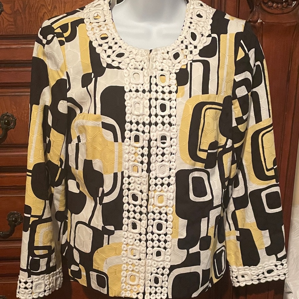 Geometric Patterned Jacket with Crochet Details - image 1